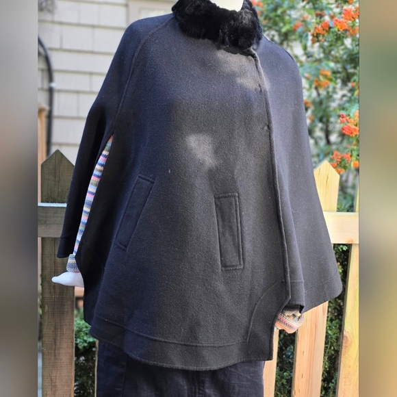Short Black Wool Blend Cape With Rex Rabbit Fur Collar. Small - Picture 1 of 13